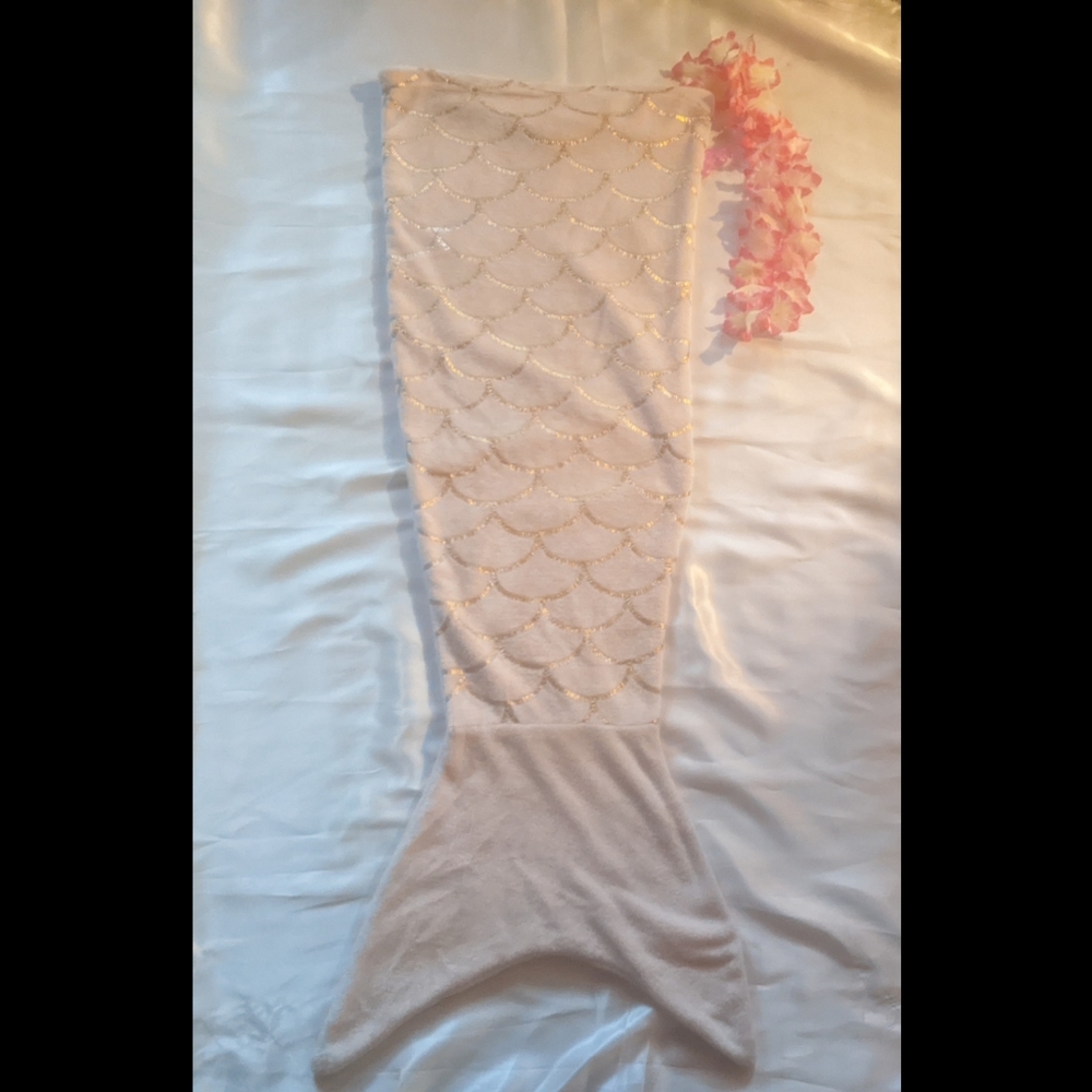 Kid's Mermaid tail leg blanket pink and gold